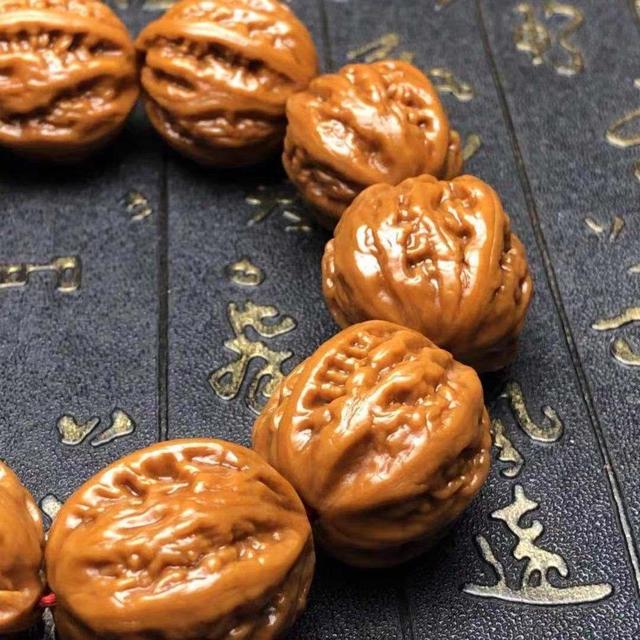 文玩包浆秘籍:一步步解锁光泽之谜,让你的文玩焕发传世魅力!