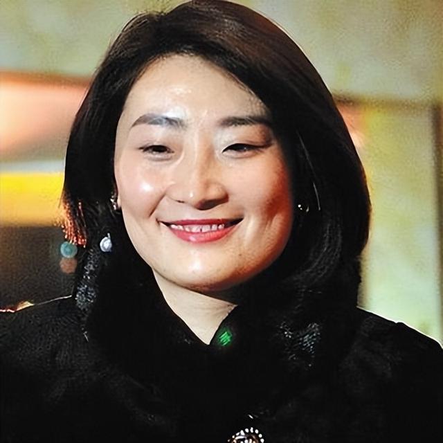 41岁“哇哈哈千金”宗馥莉，终于为自己的“不婚不育”付出了代价