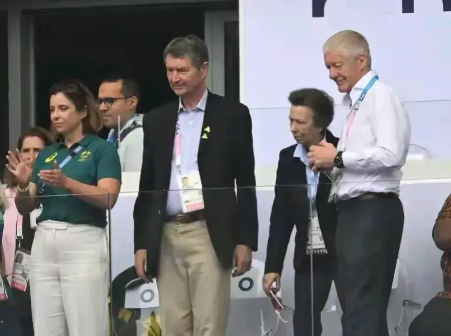 夏洛特危险了!一直护她的安妮公主,现在是真的有点扛不住了