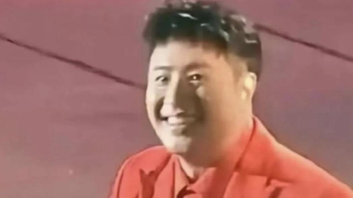 潘玮柏发胖到200斤，脖子都不见了，网友：再胖16：9都放不下