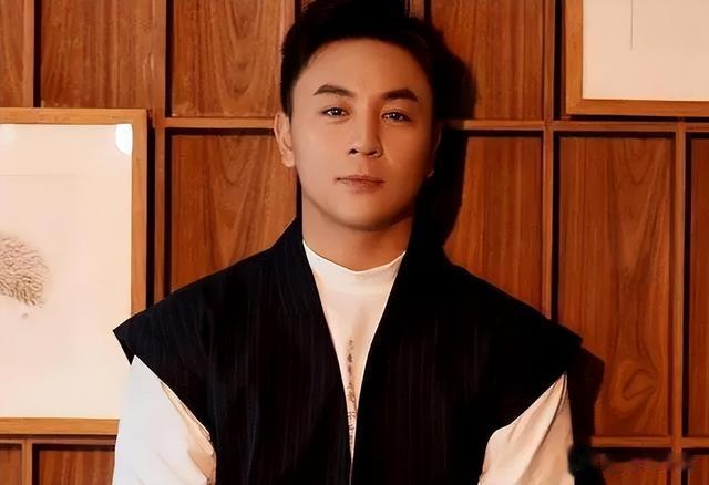 分手11年后,再看两婚一离的何洁,才明白她与释小龙差距有多大!