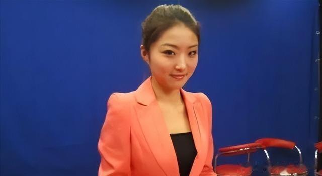 一央视主持人离世！被男友连捅7刀，生命定格在28岁