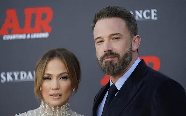 明星夫妻，官宣离婚！