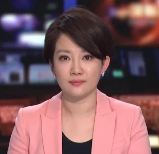 央视美女主持人王端端:嫁了同行丈夫很幸福,直播时落泪被质疑