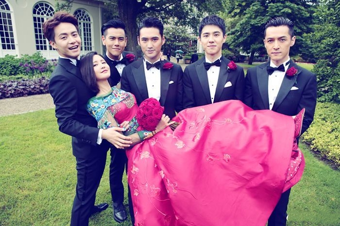 袁弘张歆艺办party庆祝结婚8周年,两人甜蜜拥吻,华晨宇低调现身