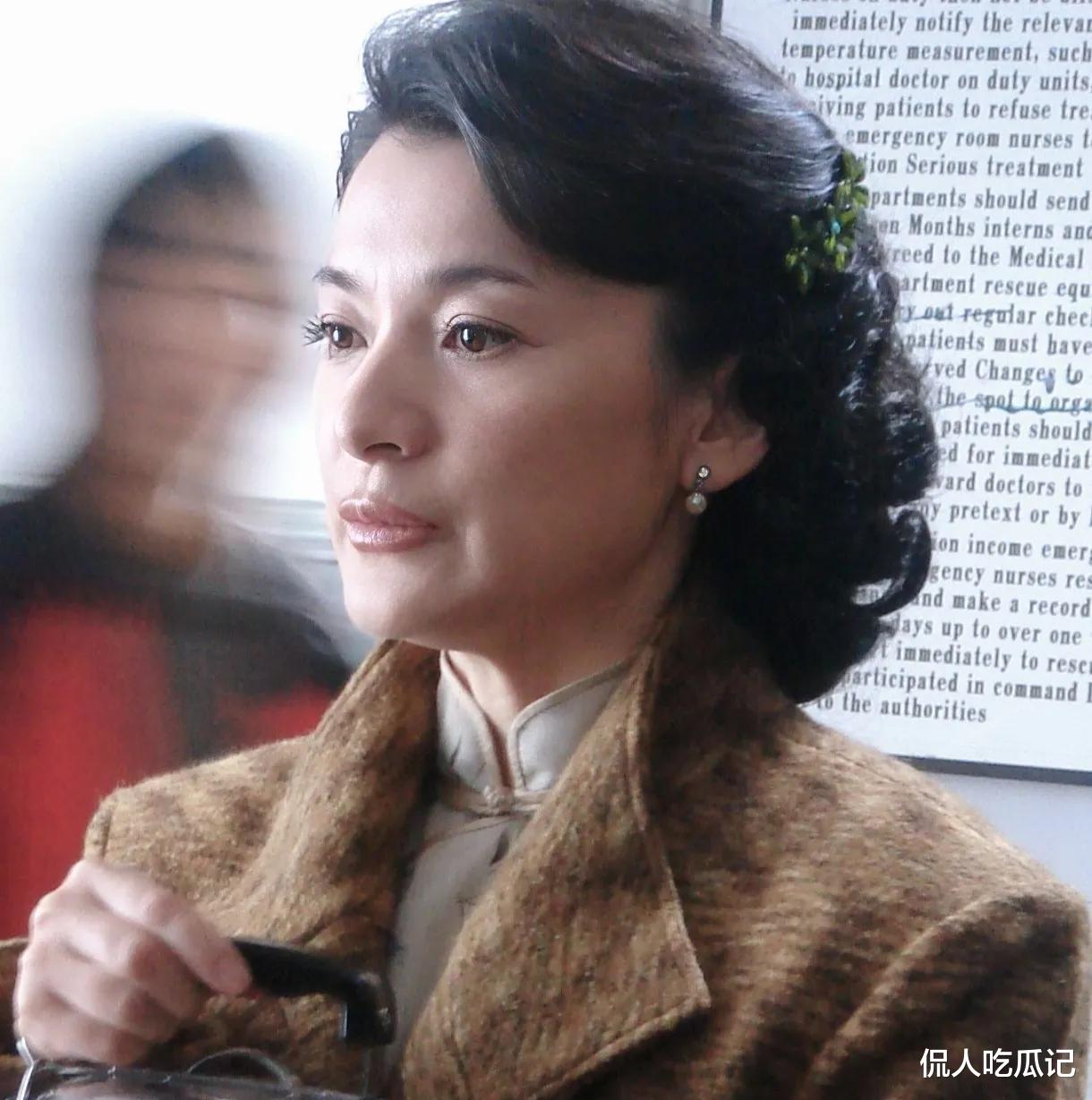 《玫瑰的故事》阎青妤:闺蜜是刘晓庆,曾是恋爱脑也被情所伤,她56岁选择单身