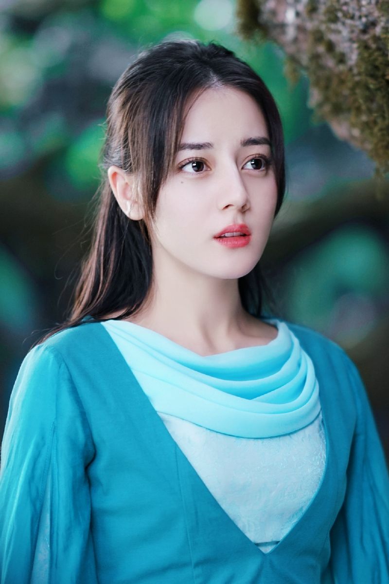 5名女星争抢红毯女王!新丽靠杨紫《青簪行》翻盘,正午阳光认定肖战?