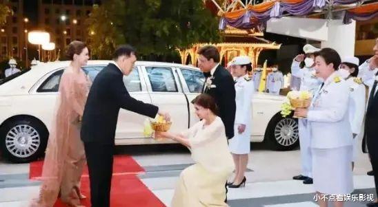 苏提达非常不高兴,冷脸出席活动,贵妃复出生气还是另有他因?