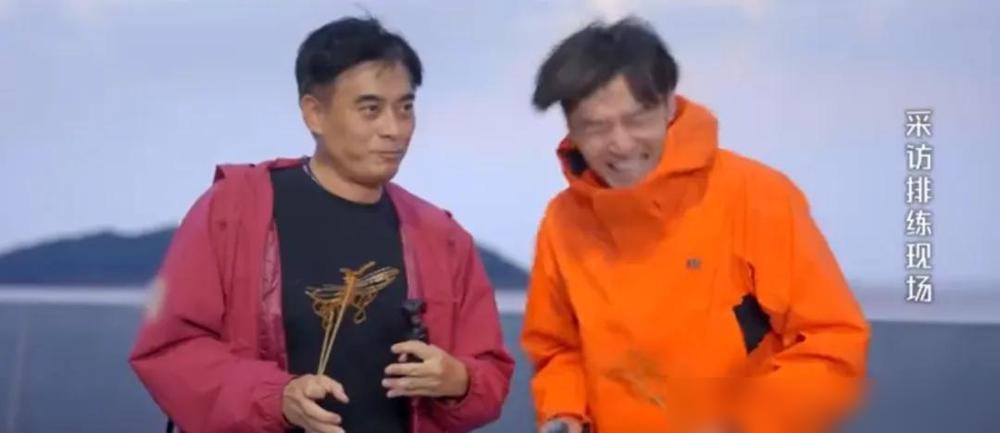 胡歌罕见连发三条视频，网友炸锅了