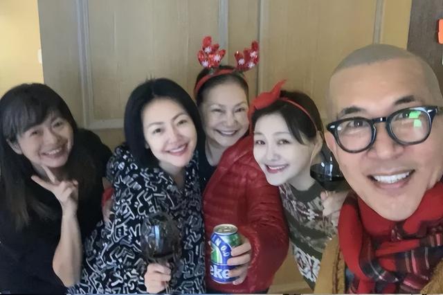 小S认怂了!骨灰放家里被邻居156字怒怼,给大S改树葬称姐姐遗愿