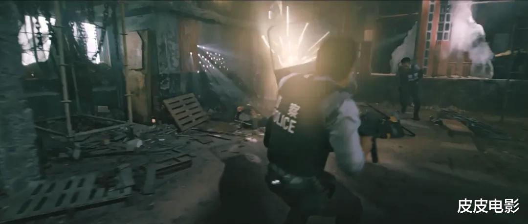 61岁甄子丹也“服老”了？看完他新片，我想说：动作片就该这么拍