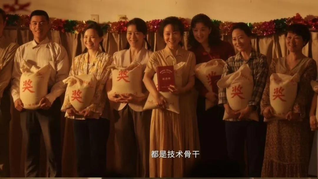 今晚首播！闫妮再次领衔，终于迎来与《父母爱情》较量的年代巨制