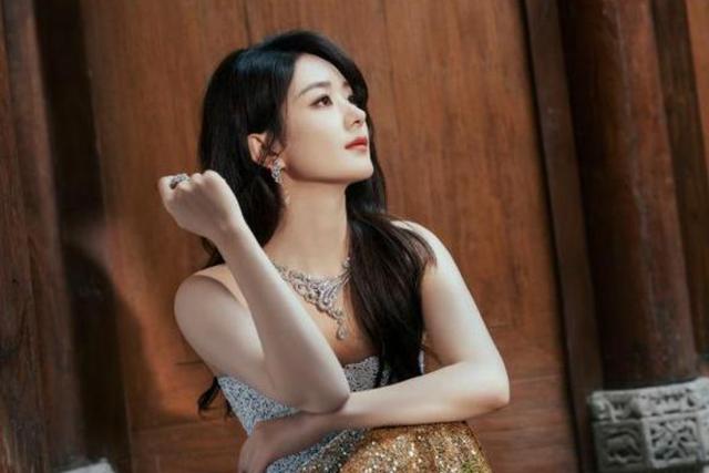 离婚3年后,37岁赵丽颖深夜发文,高调公布喜讯,终于等到这一天