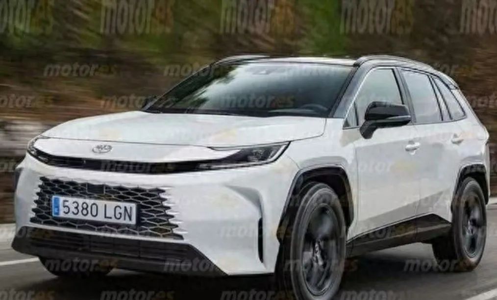 全新第六代丰田RAV4实车定妆照出现，外观内饰焕新升级