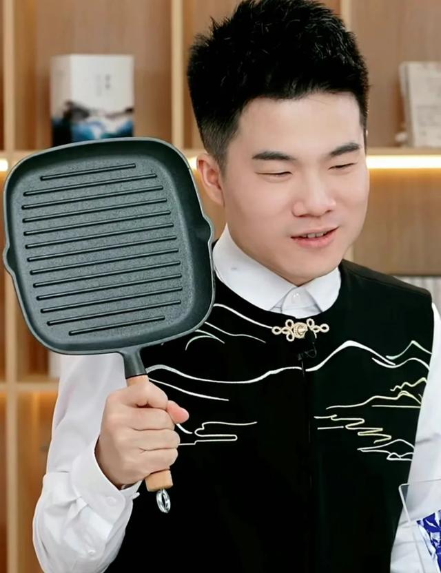 压力大!约谈董宇辉!网友辣评:某选要去辉,某音要去新东方