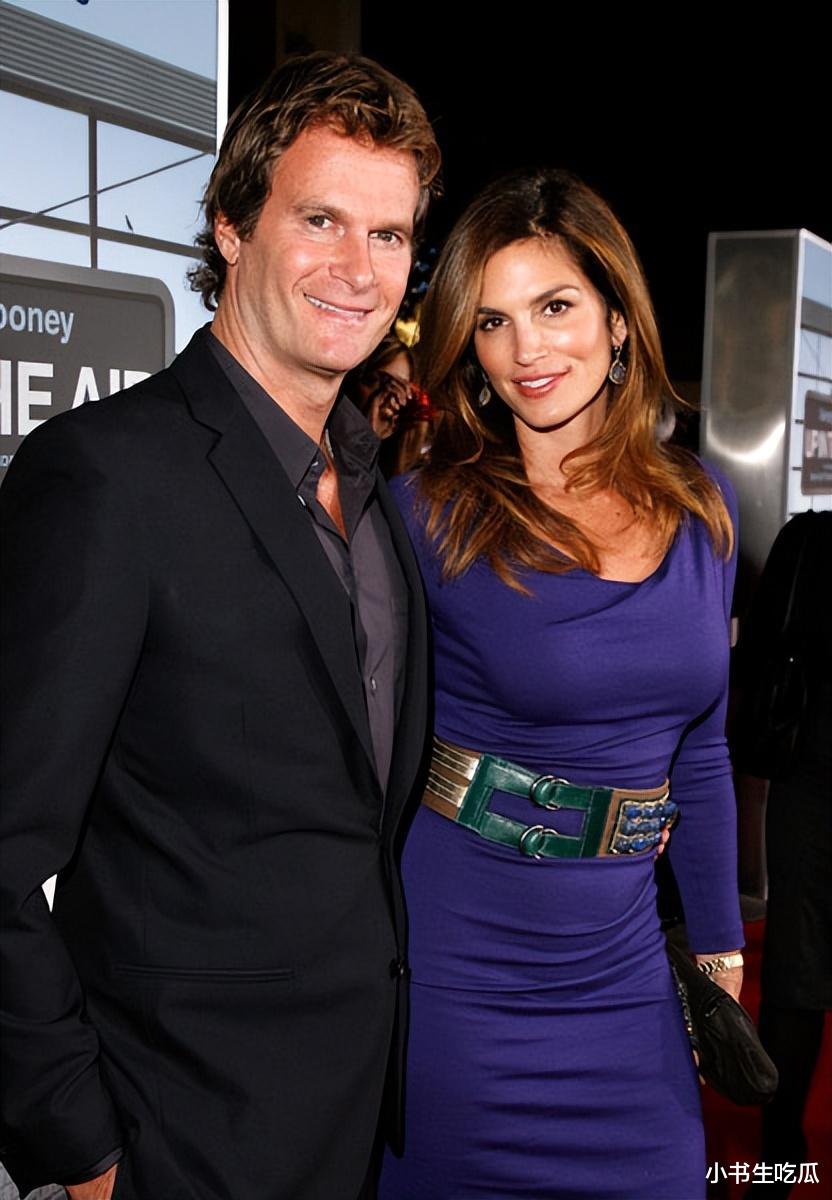 辛迪·克劳馥真抗老,58岁还是这么漂亮,儿女遗传她的高颜值