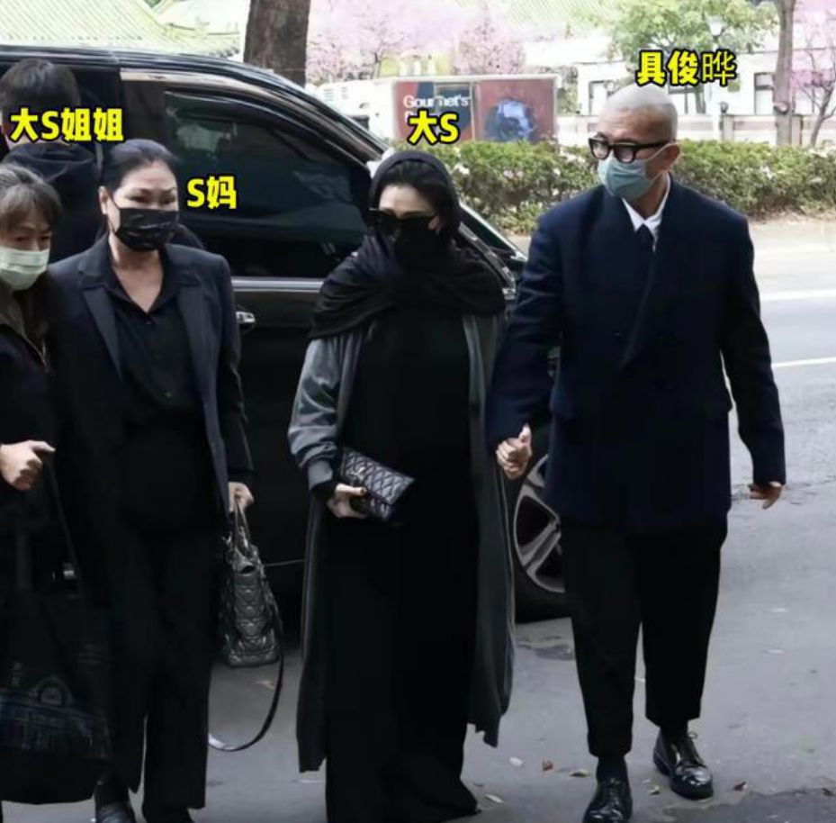 大S灵堂曝光,她多次来此悼念!曝真正死因非肺炎,S妈行踪成谜