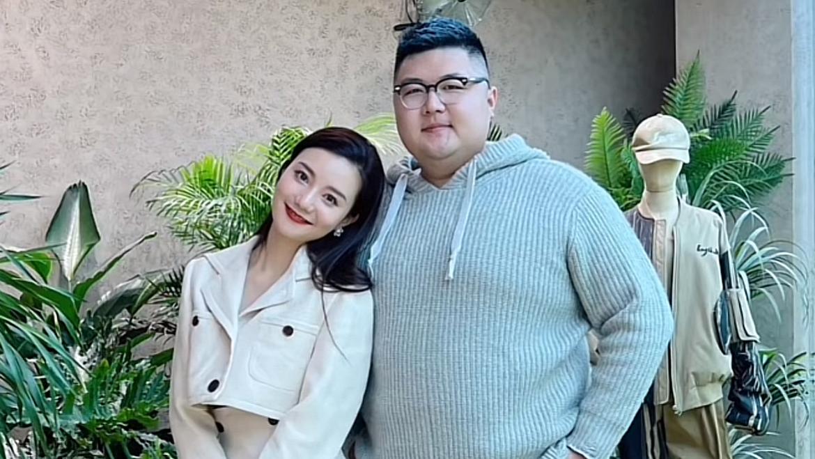 网红猴哥说车妻子泪洒直播间！惨被介绍对象否认离婚，曝更多内情