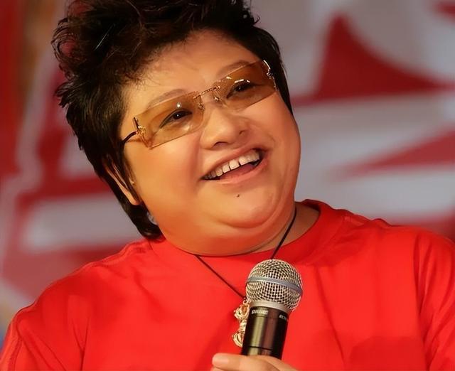 “骗”了我们多年,韩红的父亲竟是韩德江!难怪都不敢得罪她