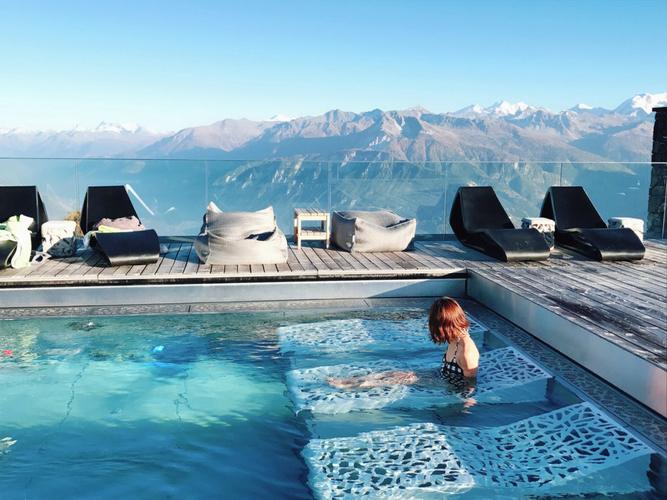 王红权星：从奢华云端跌落至平凡瑞士