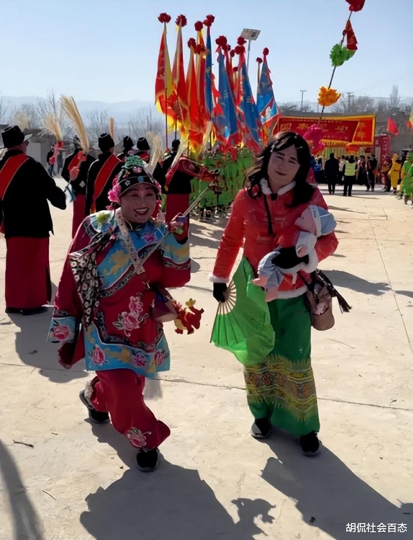 38岁的甘肃网红杨老二去世，去世原因被曝出，网友：恶作剧要人命