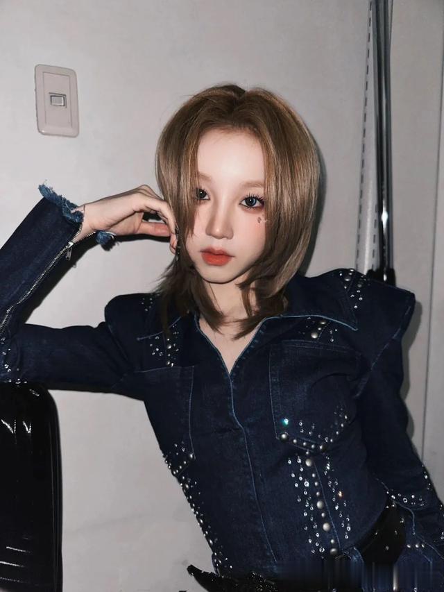 春天长发换短发,时髦有气场!