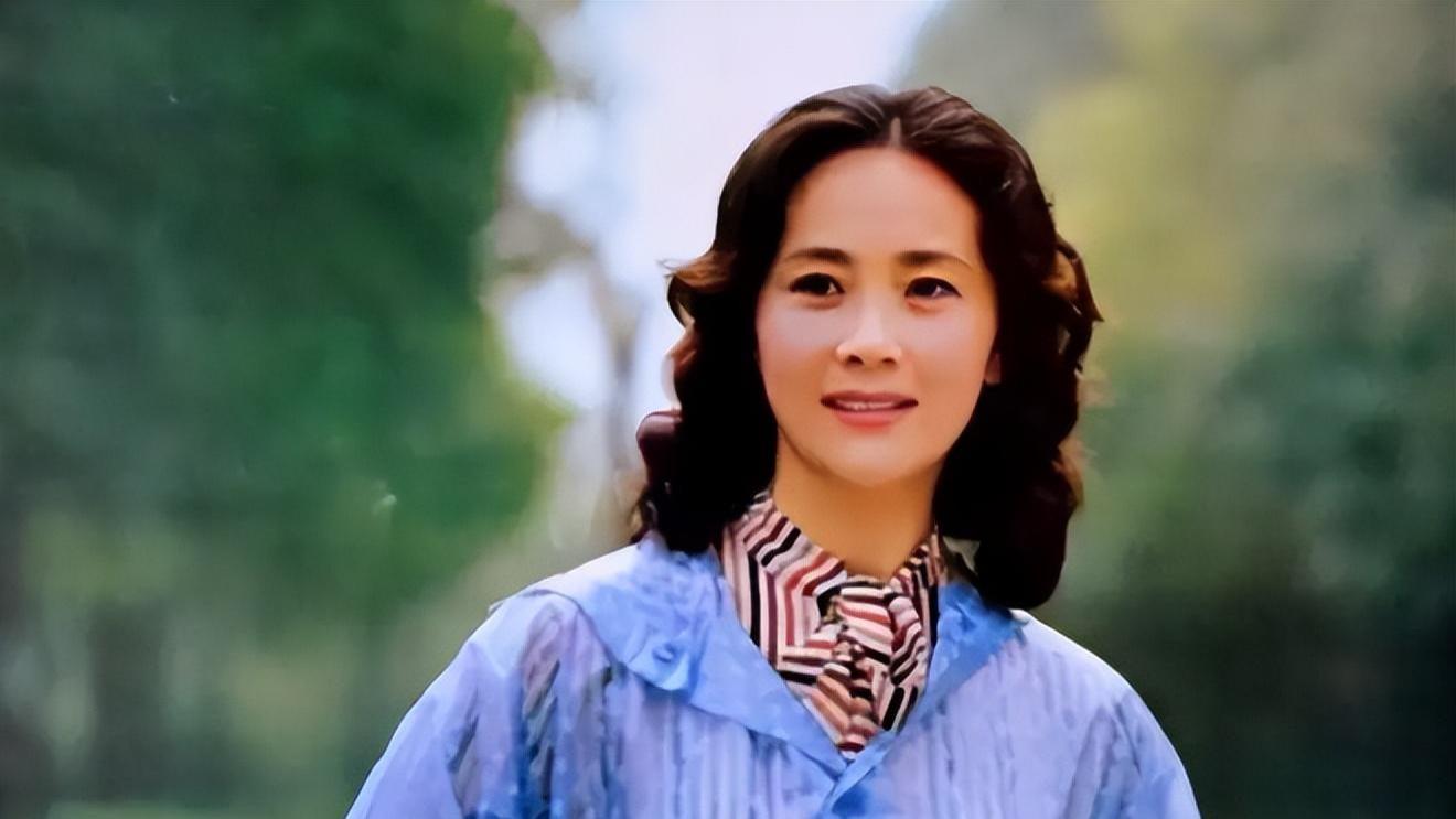 顾永菲|顾永菲：主持过春晚，影坛欠她一个百花奖，演李雪健的妈成功抢戏