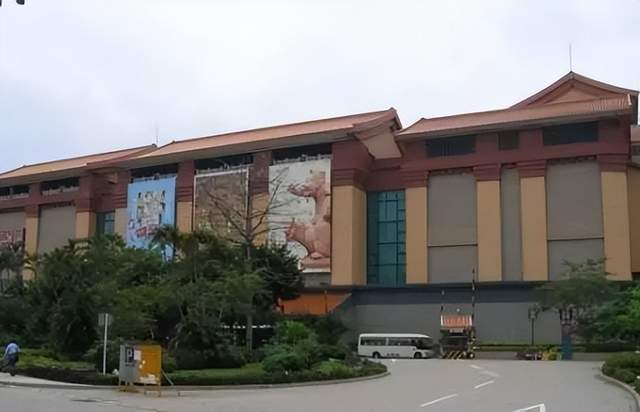 世界五大收藏家之一，他的4000件古董