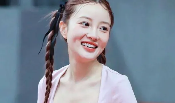 “出轨门”2年后,他高调宣布复出,全网骂声一片:谁给你的脸?