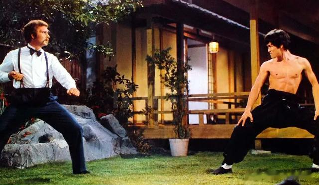 罗伯特·贝克谈李小龙:有个武行想挑战他,被我一拳打倒