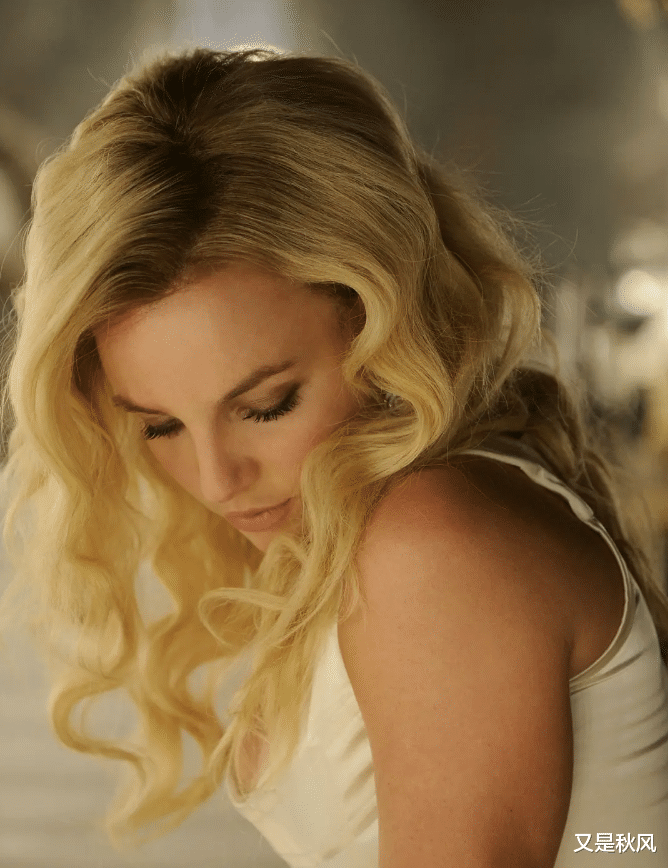 布兰妮：19岁时意外怀孕，想要生育爱人却不让，最爱的人伤她最深