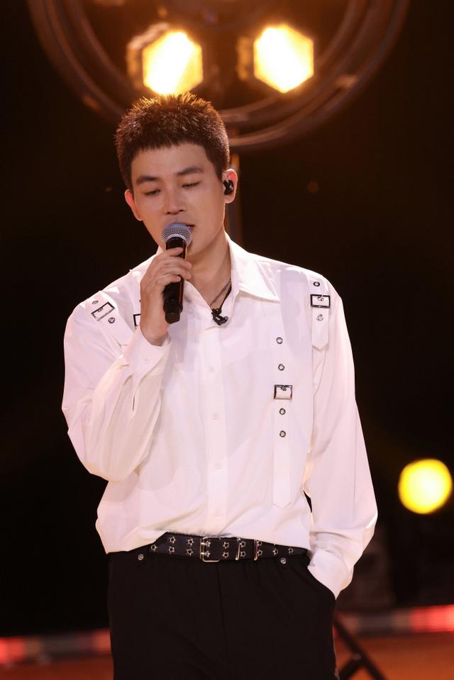 陈道明说的没错,不拍戏就消失的欧豪,已经走上了另外一条道路