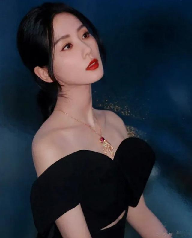 刘诗诗最暴露的造型，又性感又漂亮，网友：还真没见过！