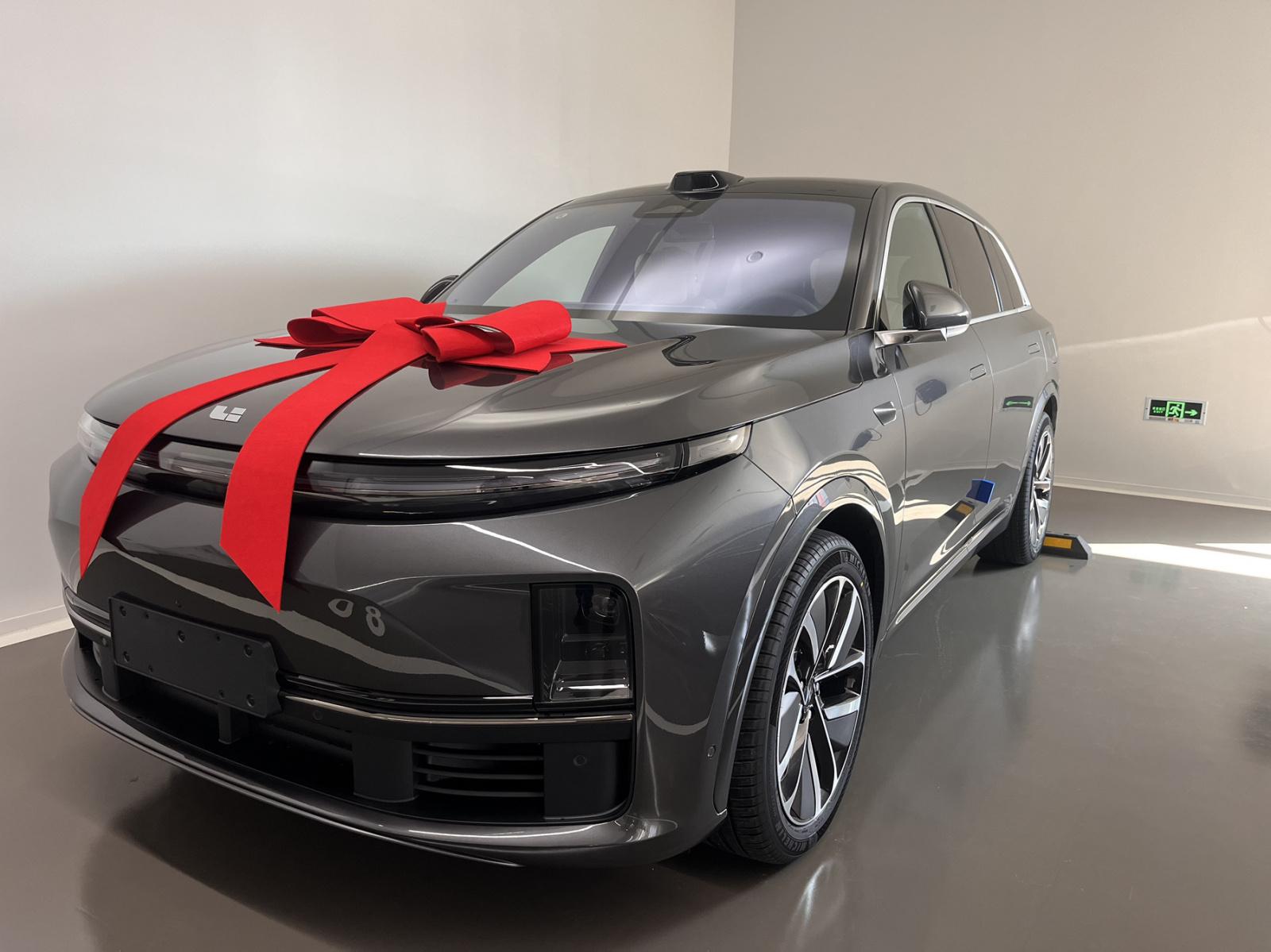 余承东压力大，华为鸿蒙智行汽车，落后理想已1.4万辆了