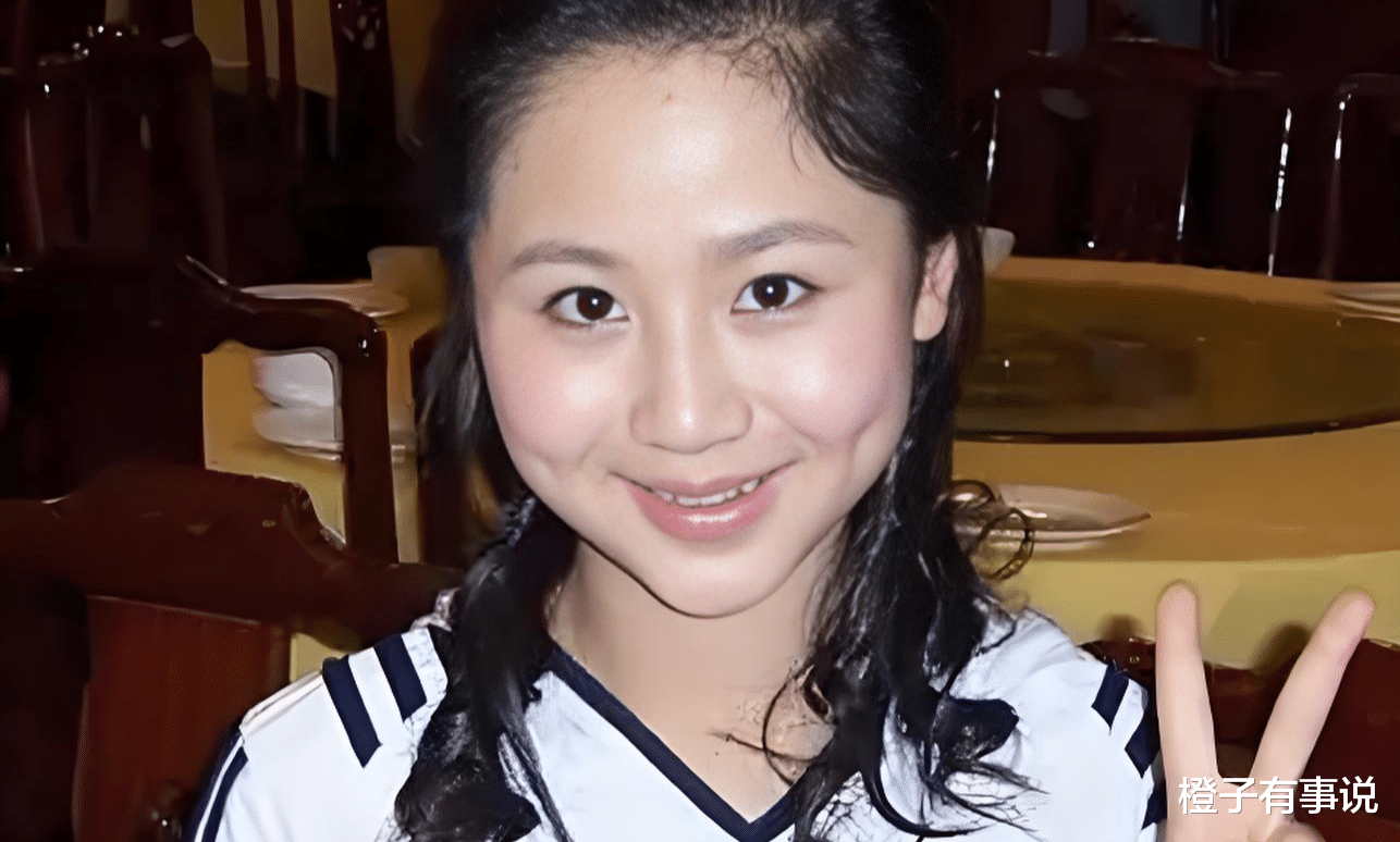 杨紫又变样了,侧面神似蔡明阿姨,网友叫她不要再去整容了