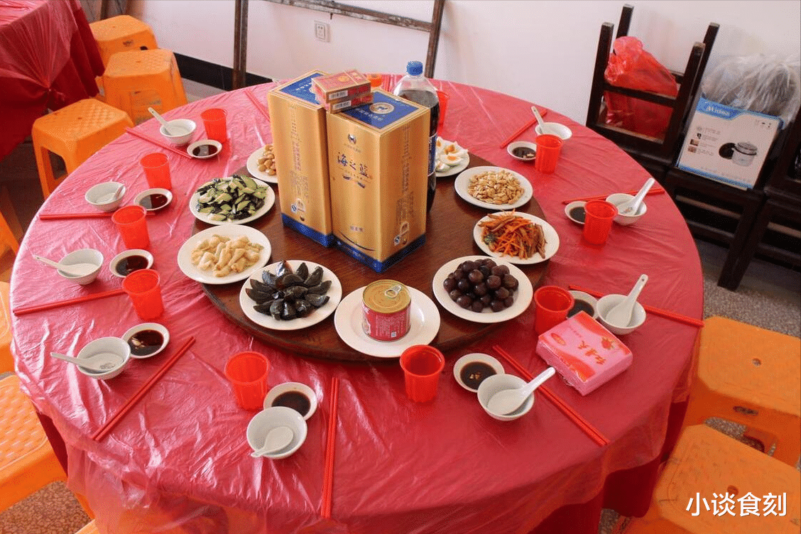 “升学宴”变“丢人宴”，请客15桌，来了8桌，网友：礼到就行