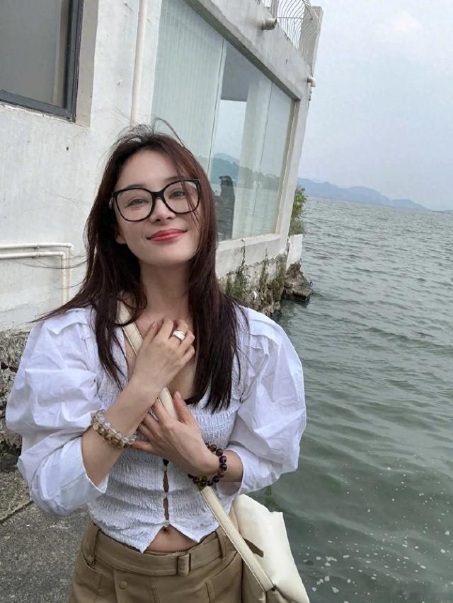 生活中的袁姗姗比影视剧中的漂亮