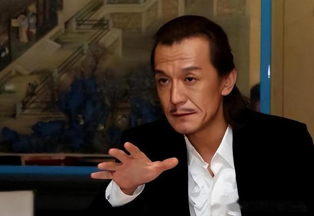 别再可怜李咏了!离世5年后医生暴露死亡真相,难怪选择葬身美国