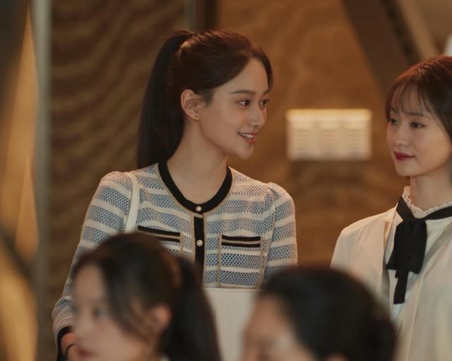 央视剧《城中之城》爆了！本是冲隆妮来的，却被23岁女一号惊艳了