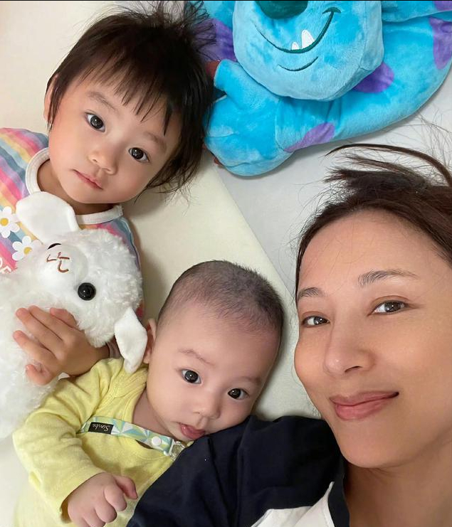 TVB5大花旦,原来已经生了10个孩子,徐子珊要加油了