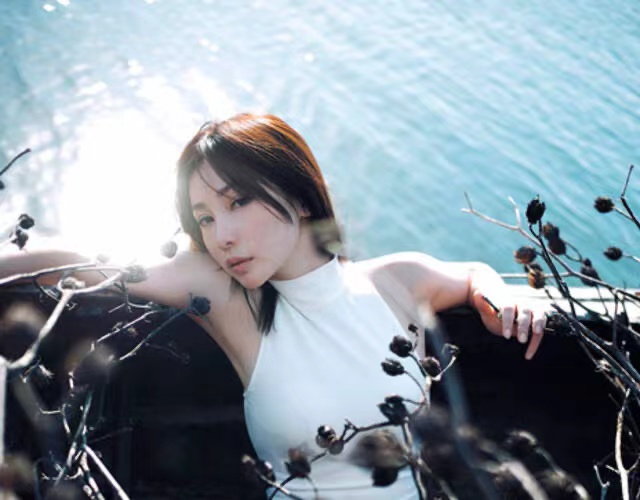 柳岩自爆:肌瘤复发,曾为母治病导致身体垮塌!44岁单身生活