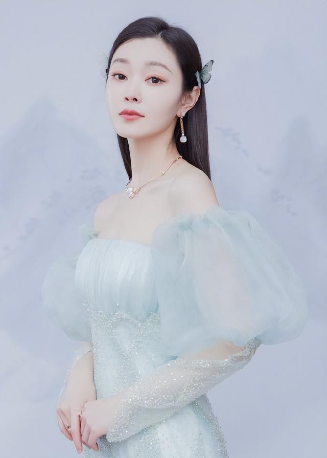 宋轶回新加坡探亲,抱娃照片曝光,两个哥哥一个比一个厉害