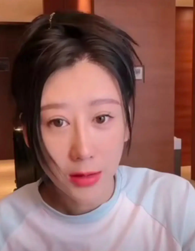 黄晓明估计连夜想分手!叶柯再爆猛料,爸爸和刘德华都招架不住!