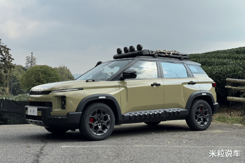 吉利造了一辆“路虎SUV”！真能越野，配置拉满，8.99万终于上市