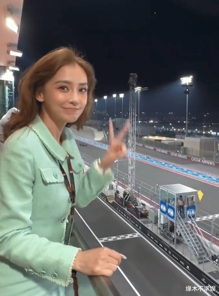 黄晓明姥姥去世，Angelababy国外开心看车展，被质疑不懂得感恩！