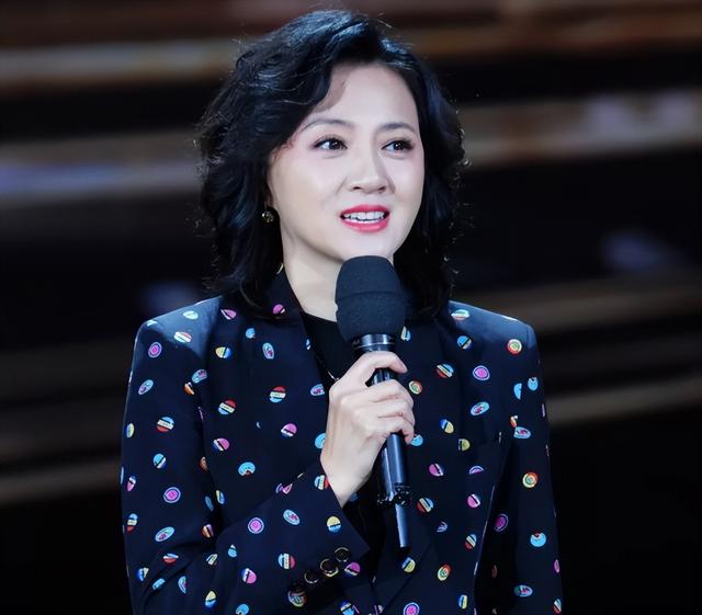 百分百歌手|从5登春晚到沦落精神病院，演员金玉婷的结局，印证了郭德纲的话