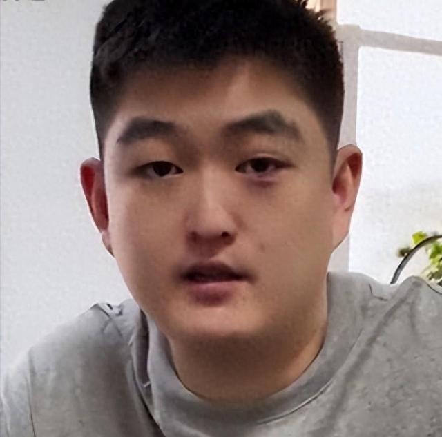 星二代赵一楠:让亲生父亲赵本山颜面尽失,却扬言:他不够了解我