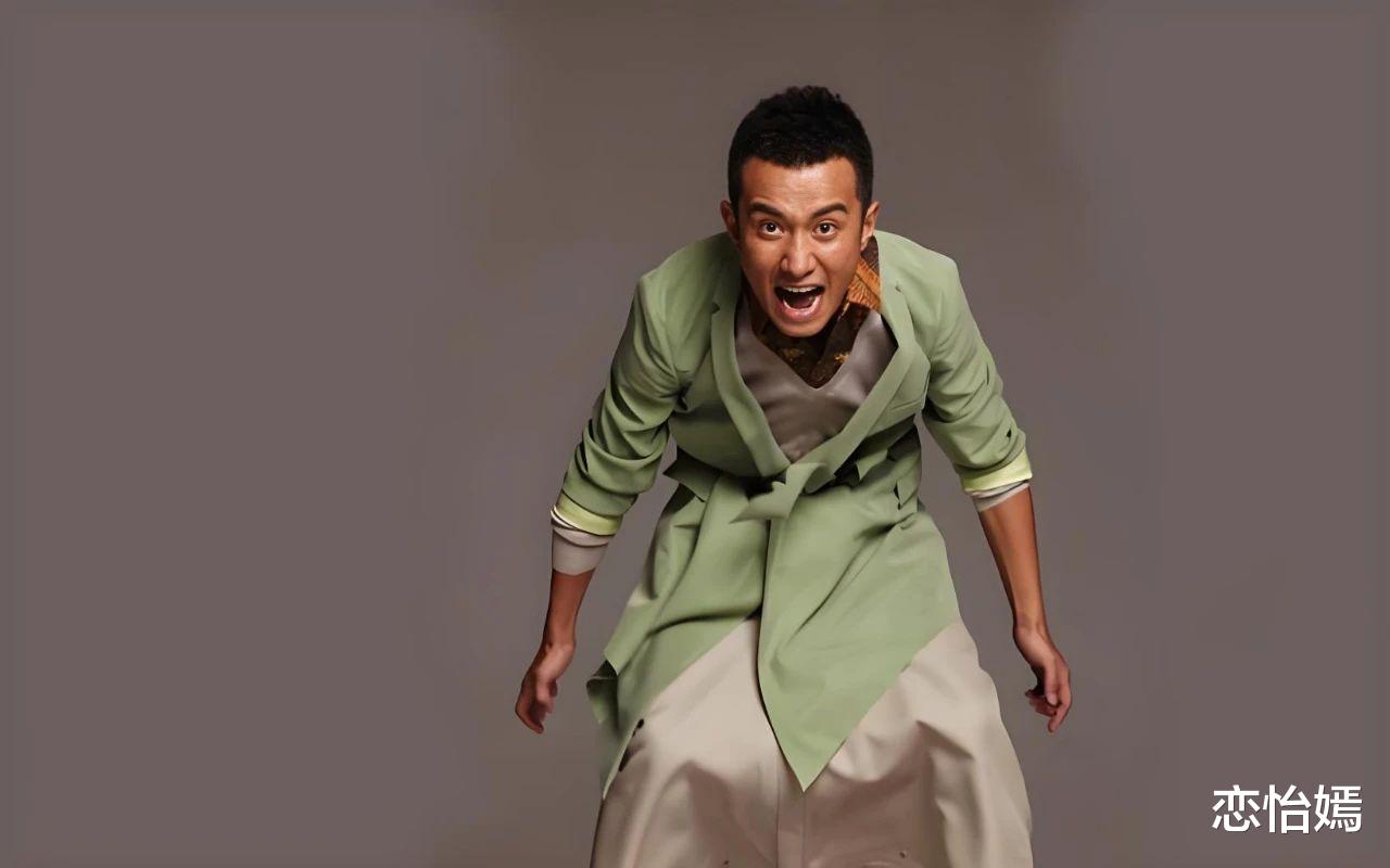 文章忽然公开认爱,照片曝光引爆全网:“他怎么又找了一个!”