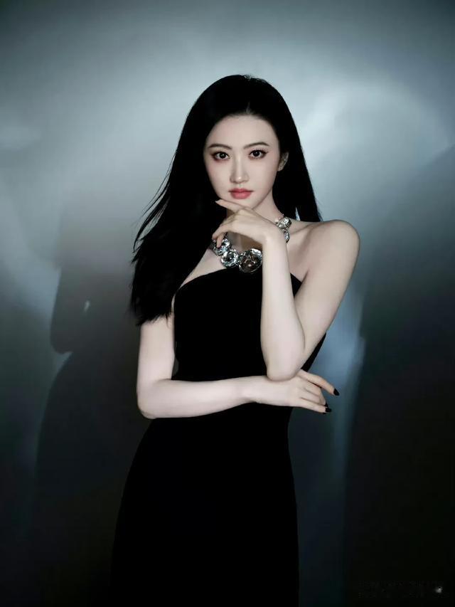 有一种甜美叫做景甜，景甜的颜值和身材真的无可挑剔。