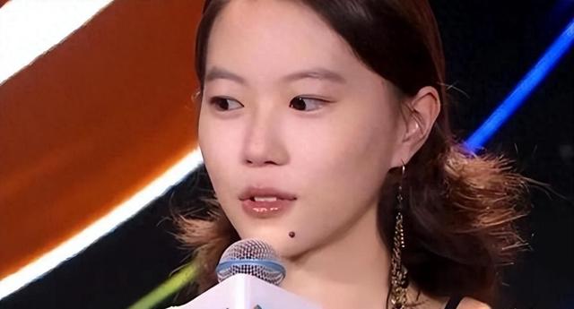 王菲女儿窦靖童,“整容式”亮相上海电视节!天后基因太强大!